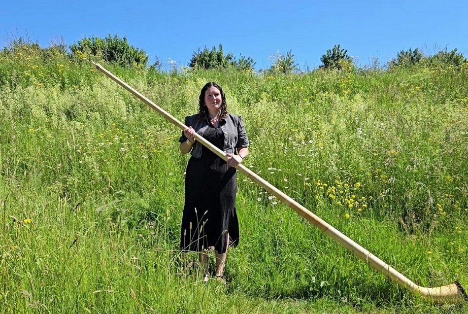 Isabelle Roelofs, Alpenhoornist Enschede