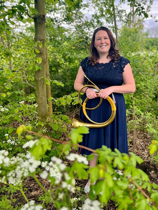 Isabelle Roelofs, Fotoshoot met natuurhoorn